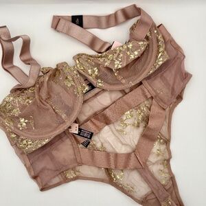 NWT Victoria’s Secret Sexy Sparkle Bra/Thong Set 32D